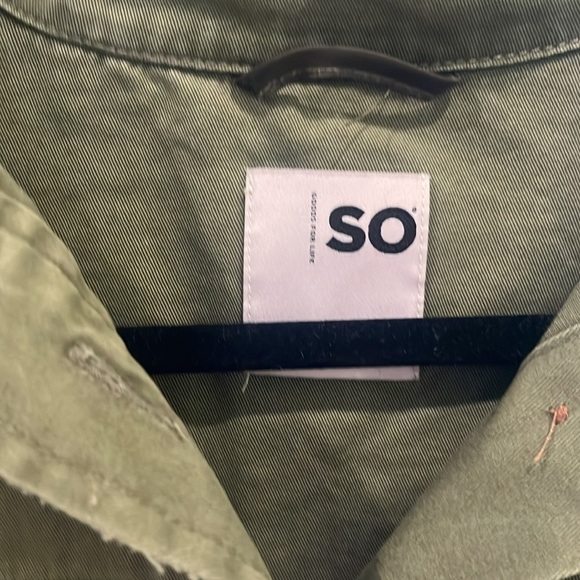 SO Distressed Shacket Small - Picture 4 of 5